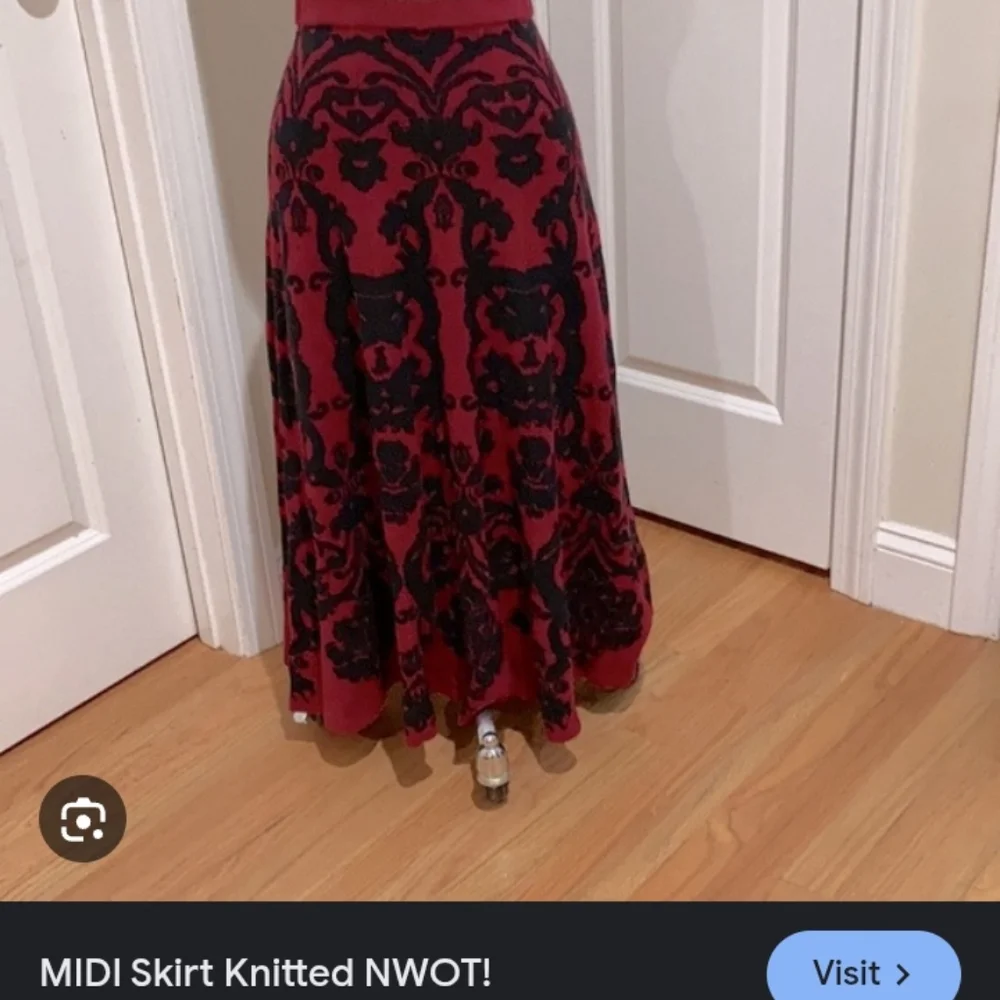 NWT.Soft Surroundings Red and Black Sweter  Midi Skirt. - Picture 3 of 7